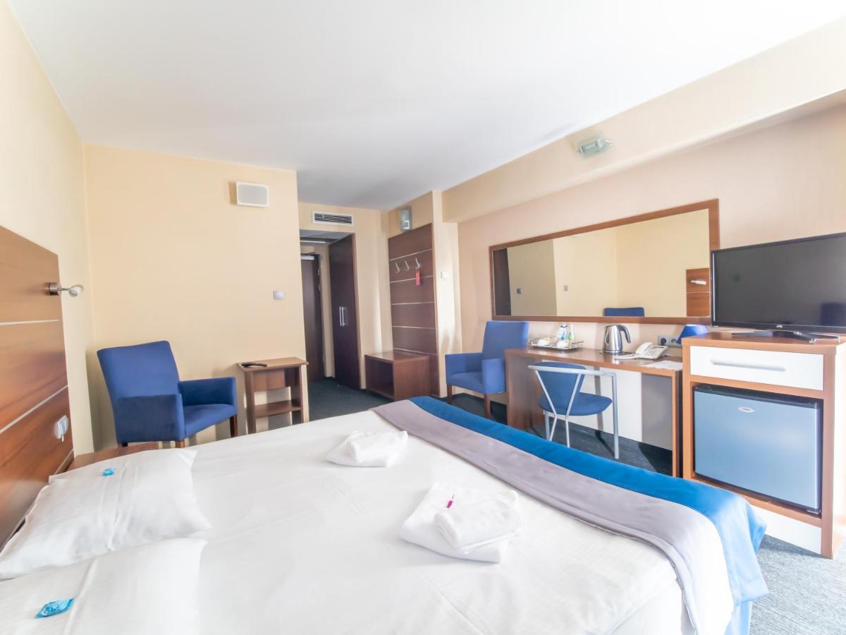 Hotel Тичи Екстериор снимка