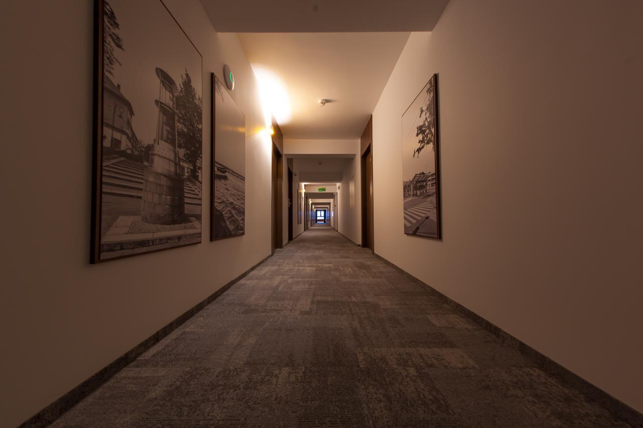 Hotel Тичи Екстериор снимка