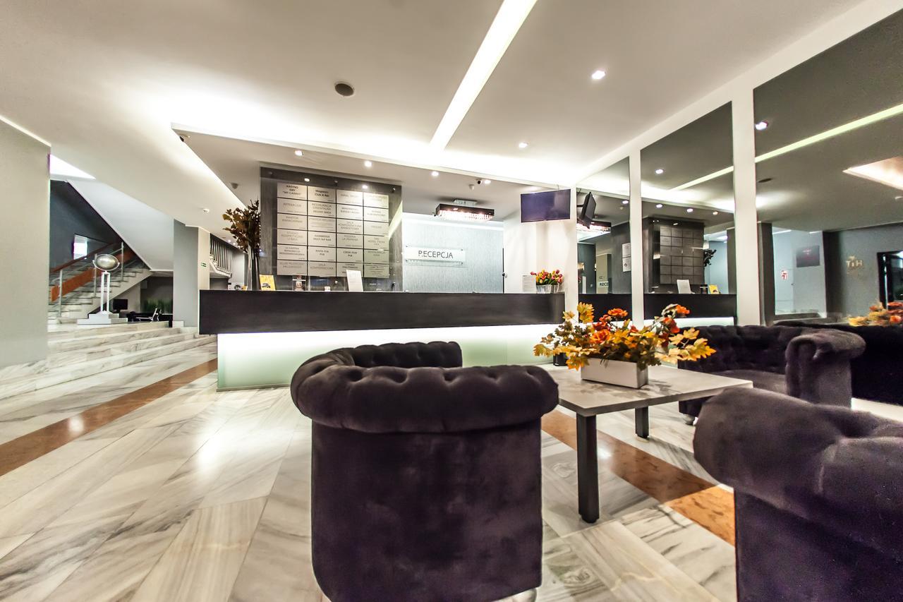 Hotel Тичи Екстериор снимка